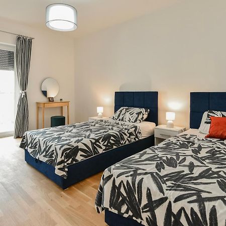 New Luxury 3 Bedroom 4 Air Conditioners Zara Esterno foto