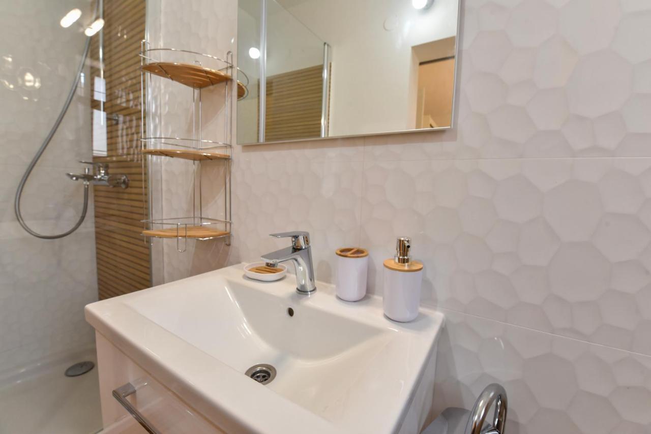 New Luxury 3 Bedroom 4 Air Conditioners Zara Esterno foto