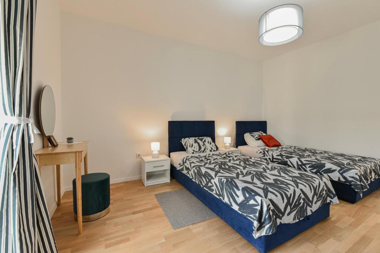 New Luxury 3 Bedroom 4 Air Conditioners Zara Esterno foto
