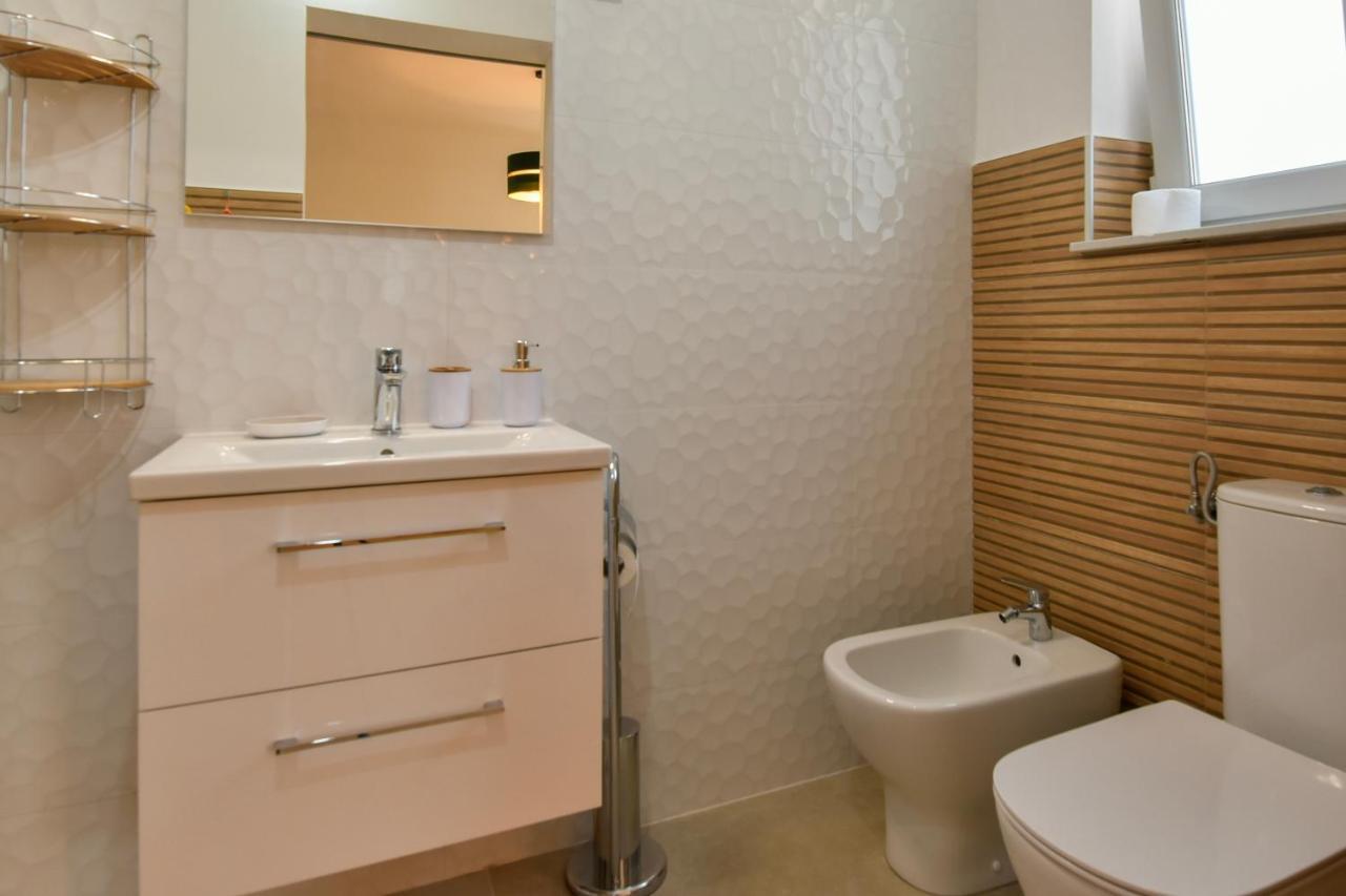 New Luxury 3 Bedroom 4 Air Conditioners Zara Esterno foto