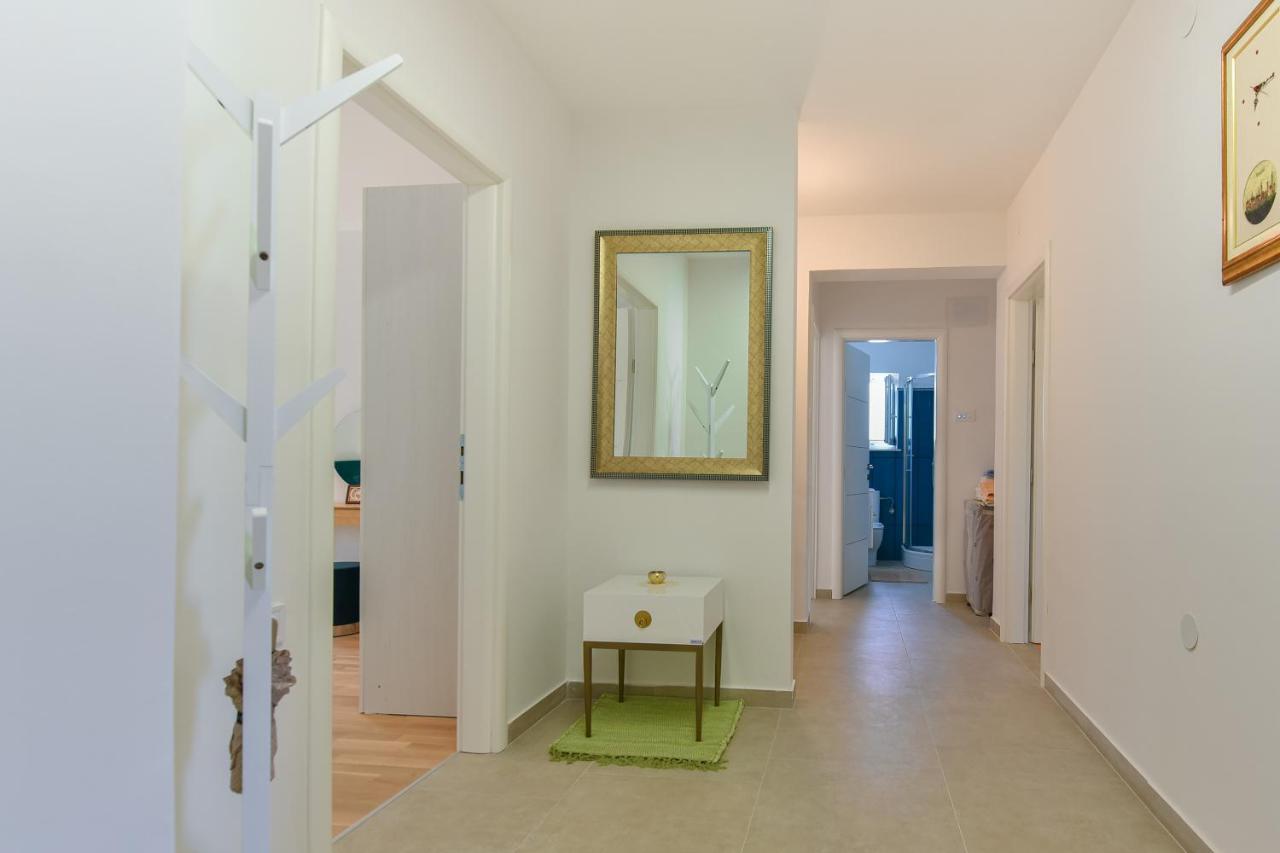 New Luxury 3 Bedroom 4 Air Conditioners Zara Esterno foto