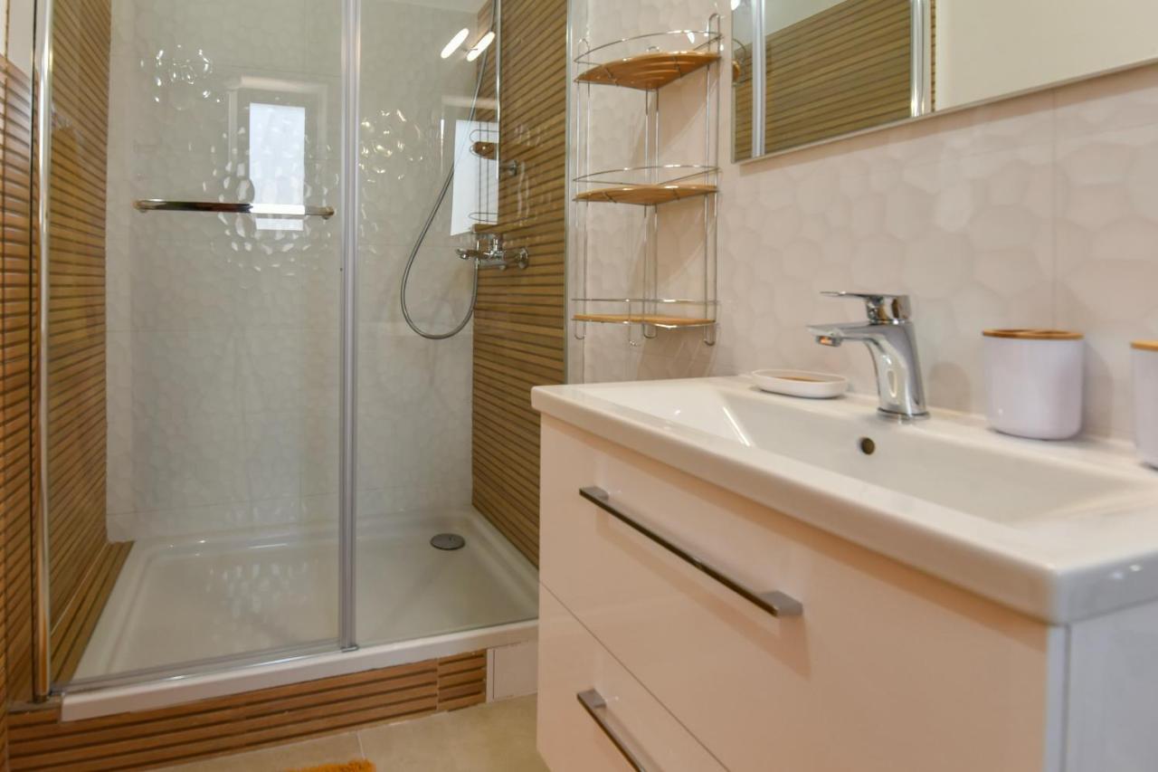 New Luxury 3 Bedroom 4 Air Conditioners Zara Esterno foto