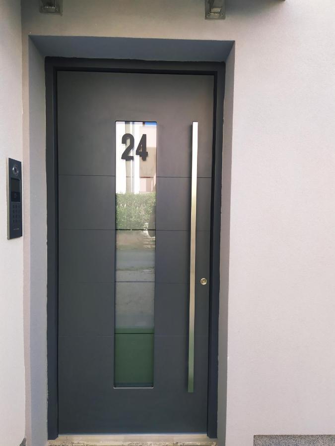 New Luxury 3 Bedroom 4 Air Conditioners Zara Esterno foto